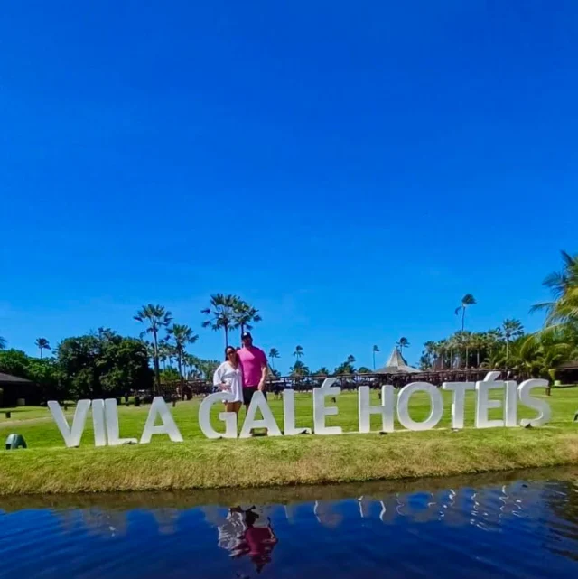 🌴☀️ Nossa passageira Gabriela e sua família, vivendo dias inesquecíveis no paraíso!�O cenário? O incrível Vila Galé Marés, em Guarajuba (BA) – um resort all inclusive à beira-mar, com tudo o que é preciso para relaxar, se divertir e aproveitar cada momento em família, a dois ou entre amigos.Viaje com a gente e viva experiências como essa! ✈️�
📩 Entre em contato conosco no direct ou clique no link da bio!#ozviagens #bahia #vilagalemares #allinclusive #praia #ferias