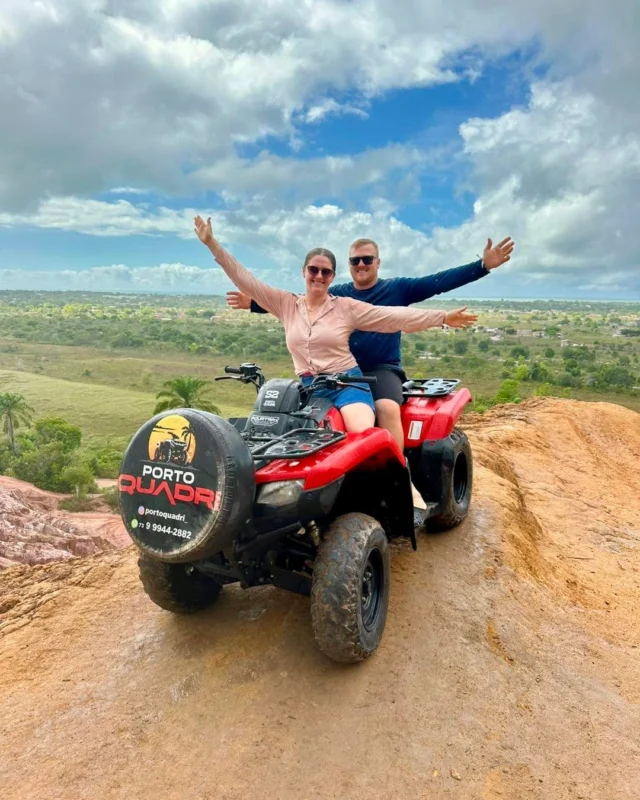 Sol, mar e muita alegria em Porto Seguro! ☀️🌴�
Nossos passageiros Ingrid e Cristiano viveram dias incríveis nesse paraíso baiano, curtindo cada momento e criando memórias que vão ficar pra sempre 💚Quem já está planejando a próxima viagem?📲 Entre em contato conosco#bahía #portoseguro #nordeste #arraialdajuda #trancoso #Ferias #ozviagens